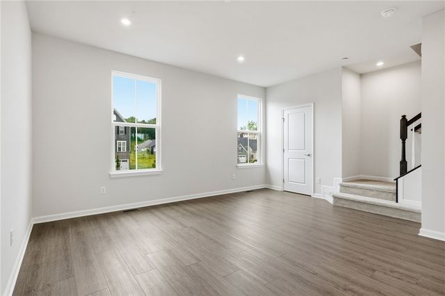 233 Chesna Dr, Whitehall, PA 15234