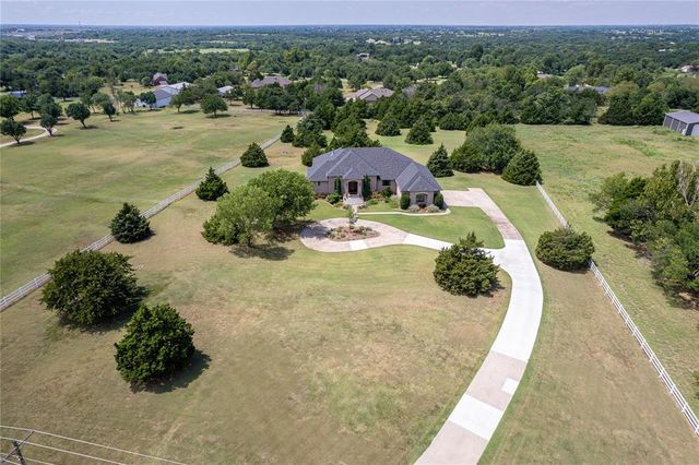 4975 N Santa Fe Avenue, Edmond, OK 73025