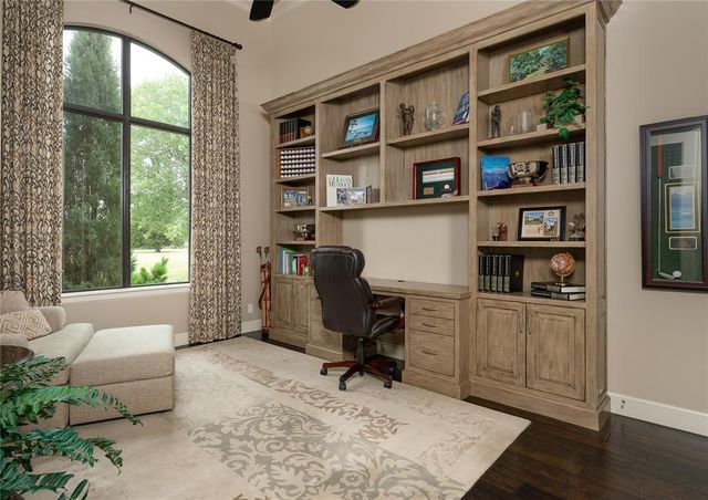 4975 N Santa Fe Avenue, Edmond, OK 73025