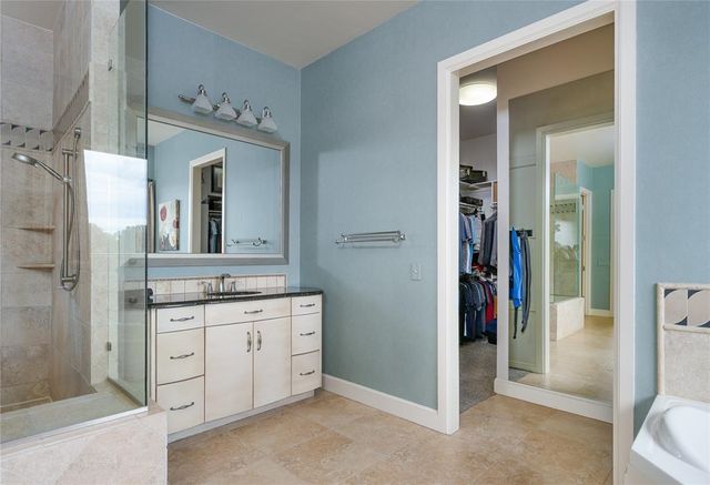 4975 N Santa Fe Avenue, Edmond, OK 73025