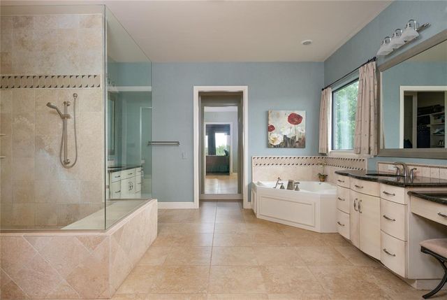 4975 N Santa Fe Avenue, Edmond, OK 73025