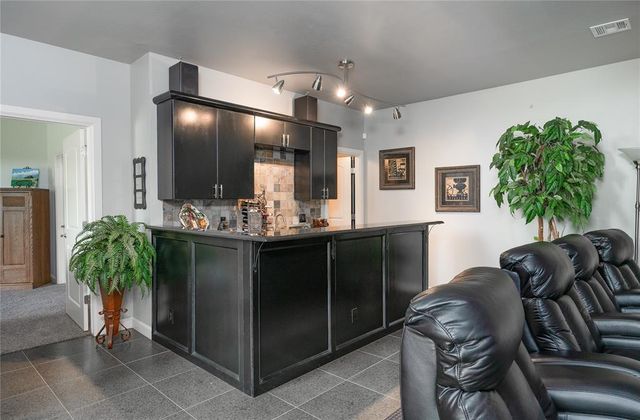 4975 N Santa Fe Avenue, Edmond, OK 73025