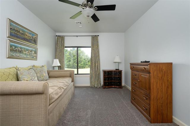 4975 N Santa Fe Avenue, Edmond, OK 73025