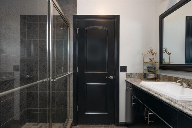 4975 N Santa Fe Avenue, Edmond, OK 73025