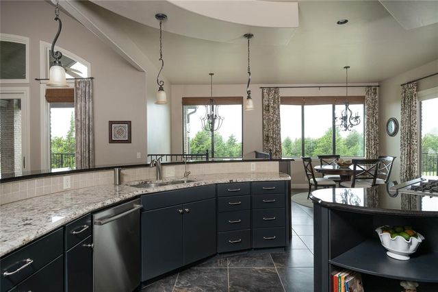 4975 N Santa Fe Avenue, Edmond, OK 73025