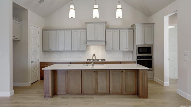 313 Sanders Creek, Boerne, TX 78006