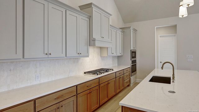 313 Sanders Creek, Boerne, TX 78006