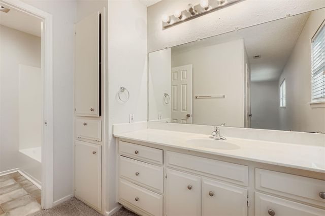 8600 Tallwood Dr A & B, Austin, TX 78759