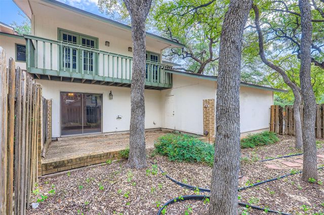 8600 Tallwood Dr A & B, Austin, TX 78759