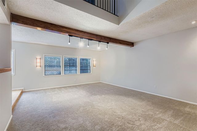 8600 Tallwood Dr A & B, Austin, TX 78759