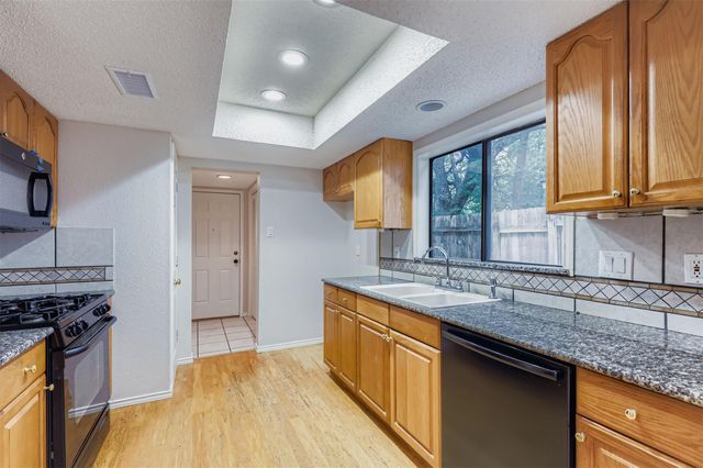 8600 Tallwood Dr A & B, Austin, TX 78759