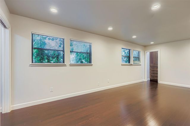 8600 Tallwood Dr A & B, Austin, TX 78759