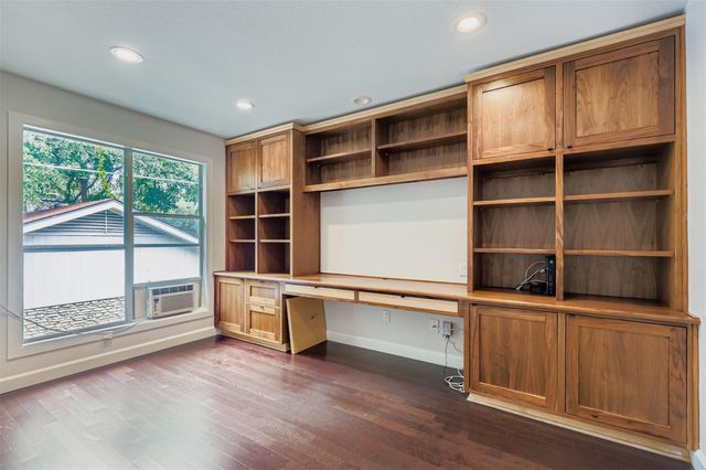 8600 Tallwood Dr A & B, Austin, TX 78759