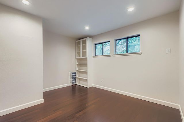 8600 Tallwood Dr A & B, Austin, TX 78759