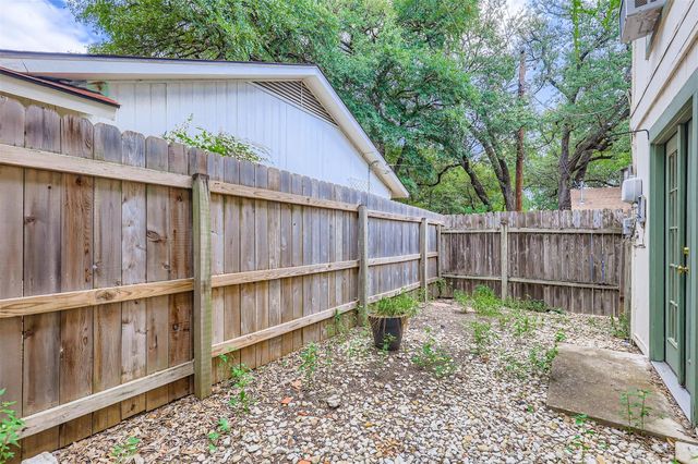 8600 Tallwood Dr A & B, Austin, TX 78759