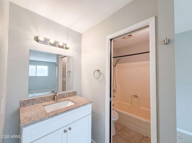 1725 N DATE -- 70, Mesa, AZ 85201