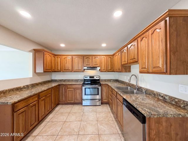 1725 N DATE -- 70, Mesa, AZ 85201