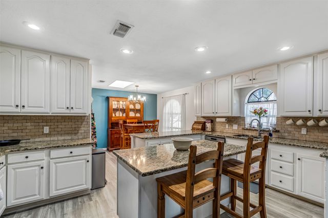 6800 Welch Avenue, Fort Worth, TX 76133