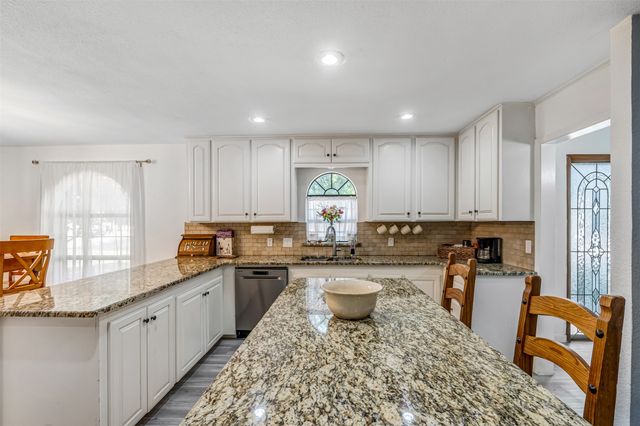 6800 Welch Avenue, Fort Worth, TX 76133