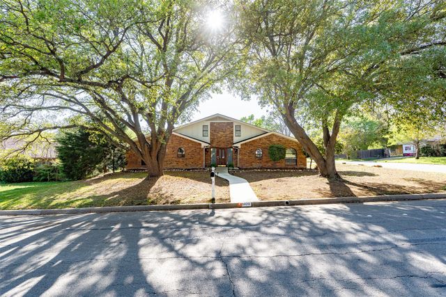 6800 Welch Avenue, Fort Worth, TX 76133