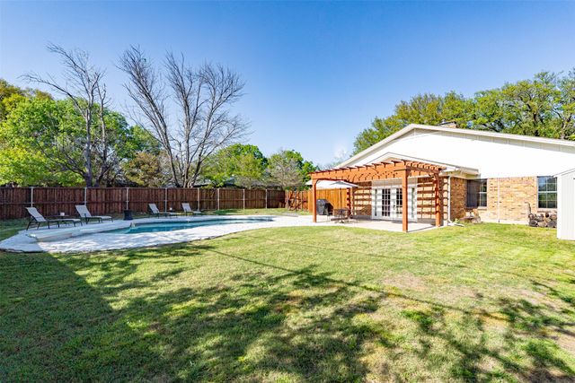 6800 Welch Avenue, Fort Worth, TX 76133