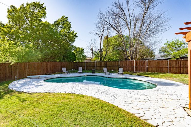 6800 Welch Avenue, Fort Worth, TX 76133