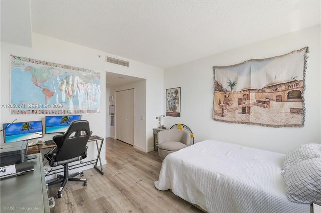 2475 Brickell Ave 1107, Miami, FL 33129