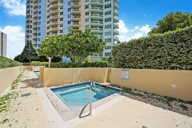 2475 Brickell Ave 1107, Miami, FL 33129