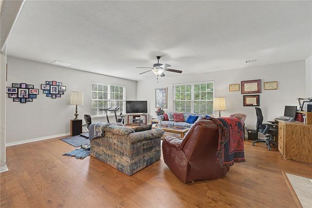 12 Hoyer Lane, Bella Vista, AR 72714