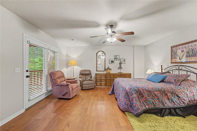 12 Hoyer Lane, Bella Vista, AR 72714
