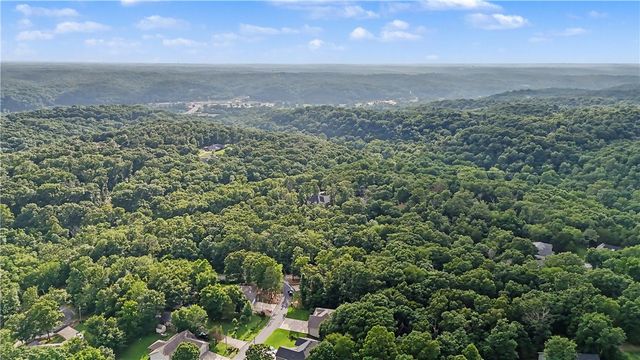 12 Hoyer Lane, Bella Vista, AR 72714