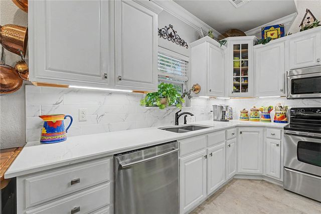 12 Hoyer Lane, Bella Vista, AR 72714