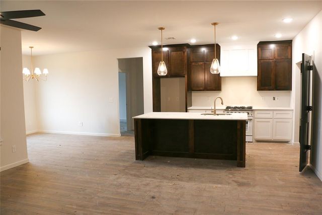 621 Honey Springs Lane, Shawnee, OK 74804