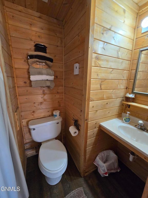 803 Broadway Street, Napoleon, ND 58561 photo 5