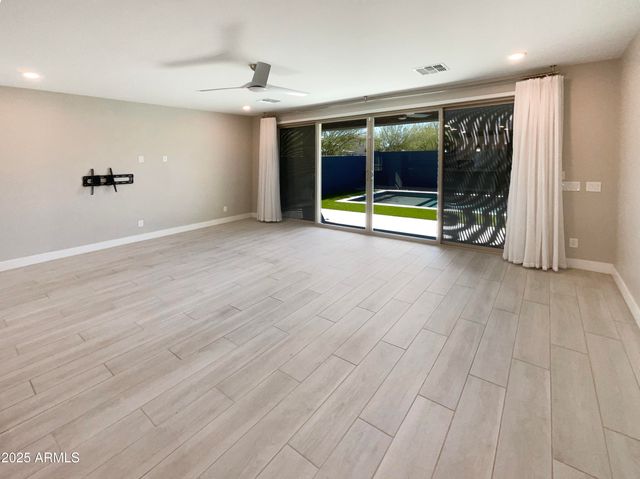 11663 W LUXTON Lane, Avondale, AZ 85323