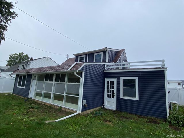 28 Marksman Lane, Levittown, NY 11756