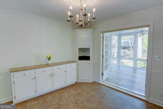 618 Dorsey Circle SW, Lilburn, GA 30047