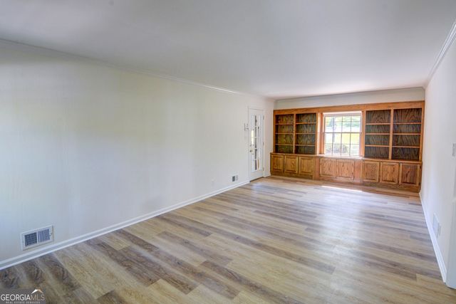 618 Dorsey Circle SW, Lilburn, GA 30047