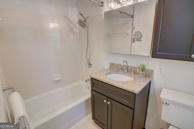 618 Dorsey Circle SW, Lilburn, GA 30047