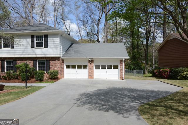 618 Dorsey Circle SW, Lilburn, GA 30047