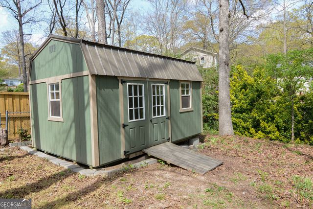 618 Dorsey Circle SW, Lilburn, GA 30047