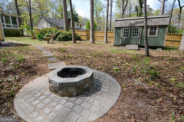 618 Dorsey Circle SW, Lilburn, GA 30047