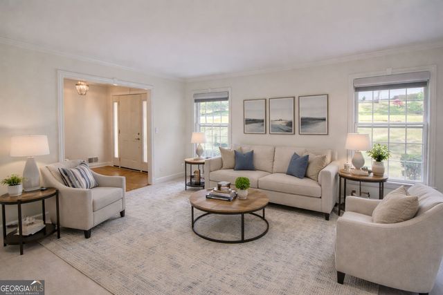 618 Dorsey Circle SW, Lilburn, GA 30047