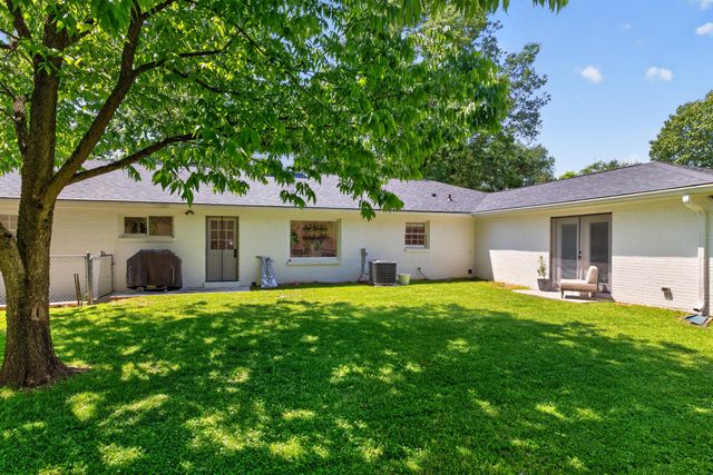 1119 Athenia Drive, Lexington, KY 40504