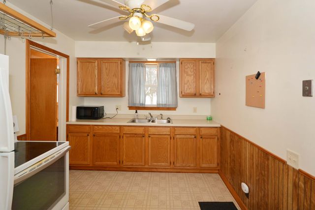 9247 Oakland Drive, Portage City, MI 49024