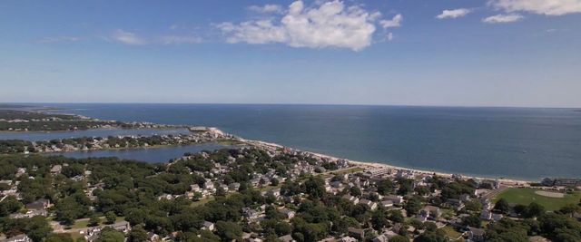 72 Old Bayberry Lane, Falmouth, MA 02536