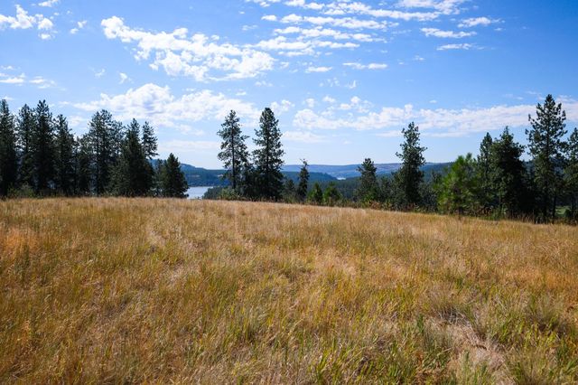 5677 Riverview Ln, Deer Park, WA 99006