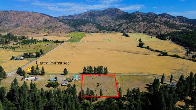 5677 Riverview Ln, Deer Park, WA 99006