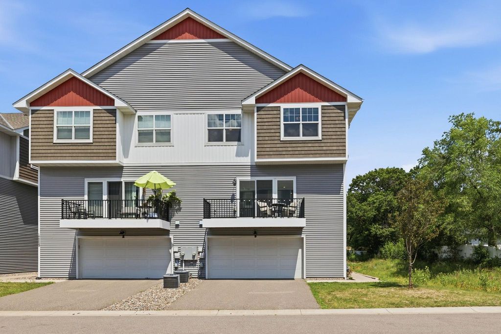 10259 3rd Street NE B, Blaine, MN 55434