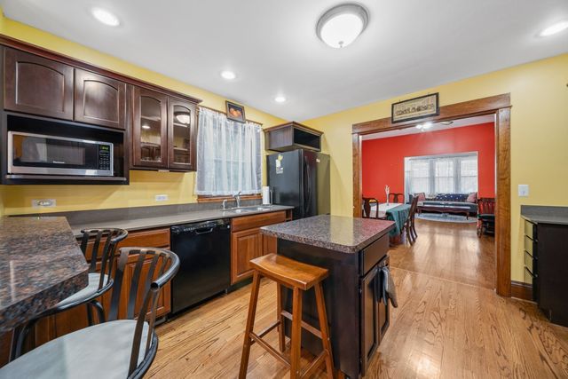 430 GIERZ Street, Downers Grove, IL 60515